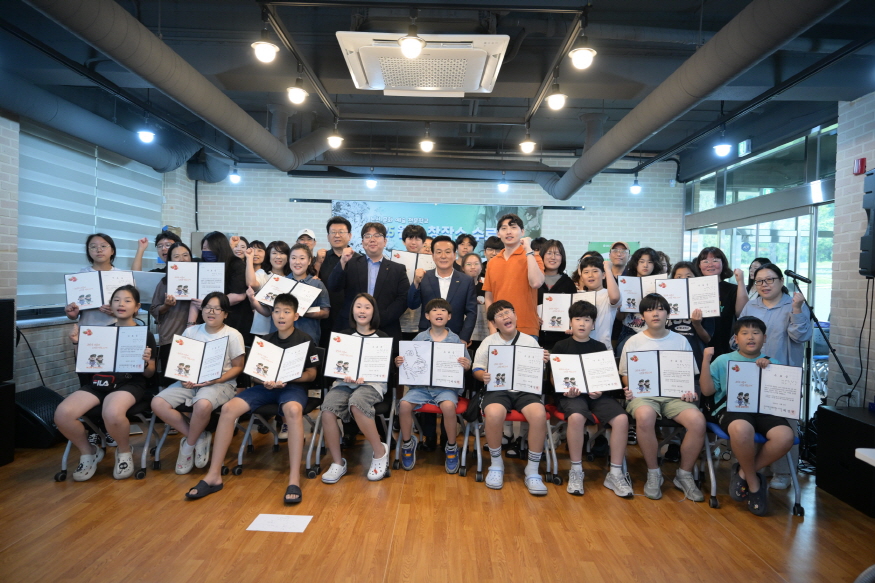 [크기변환]논산문화예술전문학교 웹툰창작소 수료식.JPG