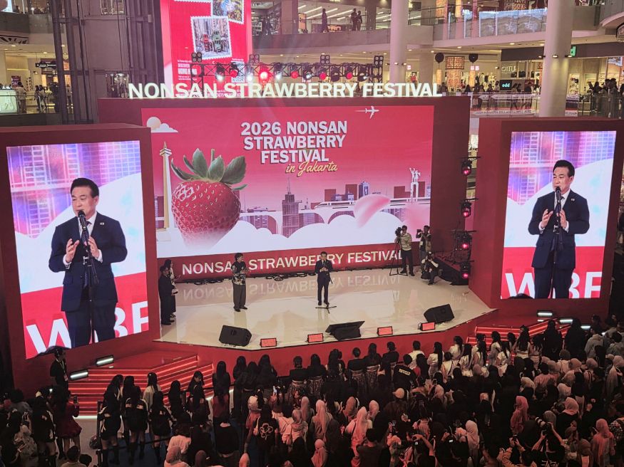 논산시 농식품 해외박람회 폐막식에서 인사말씀하는 백성현 논산시장.jpg